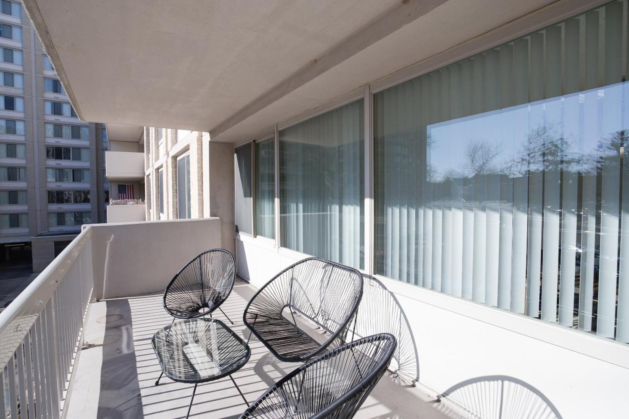Spacious 2 Bedrooms Apt @Crystal City With Gym Arlington Extérieur photo
