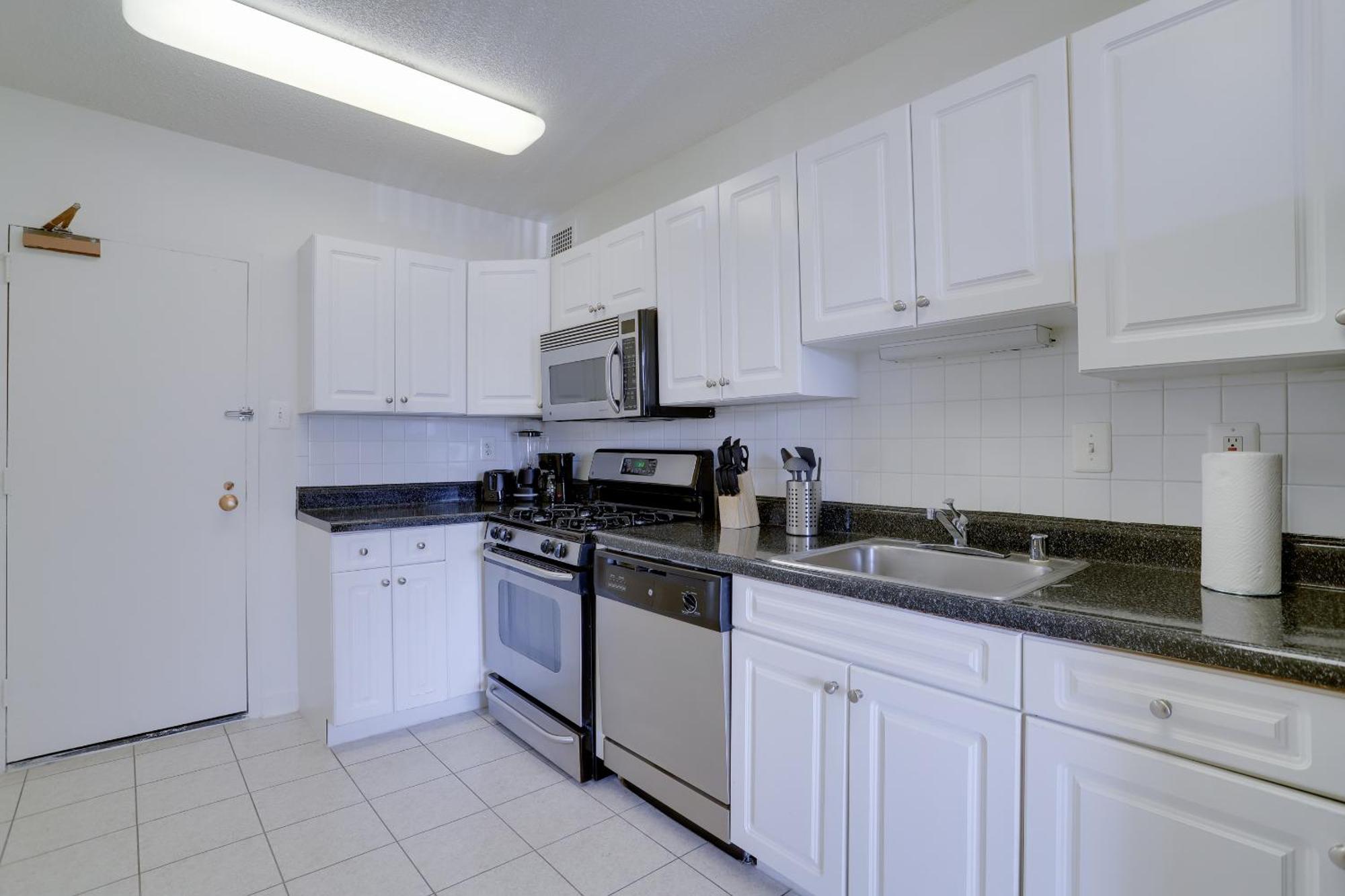 Spacious 2 Bedrooms Apt @Crystal City With Gym Arlington Extérieur photo