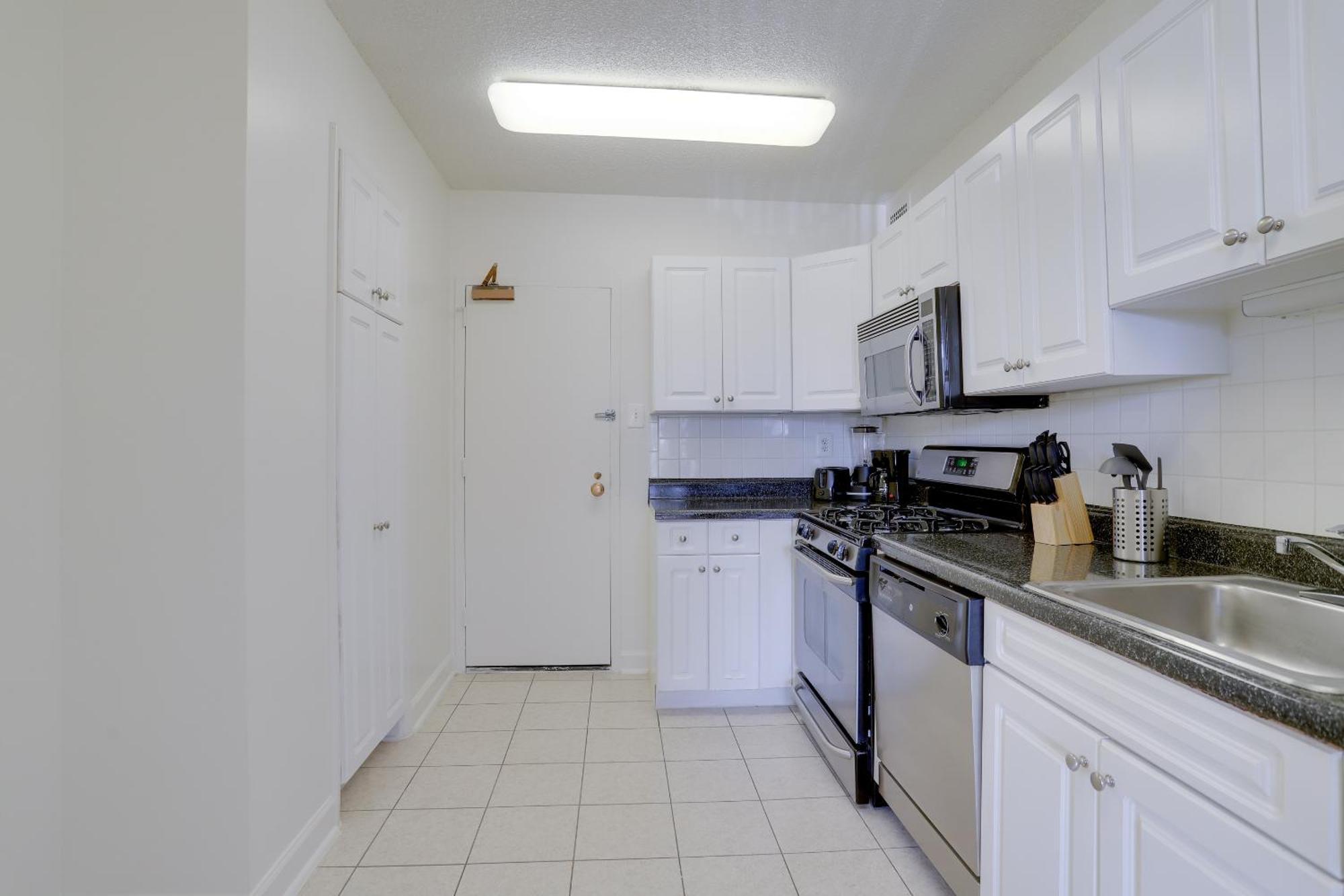 Spacious 2 Bedrooms Apt @Crystal City With Gym Arlington Extérieur photo